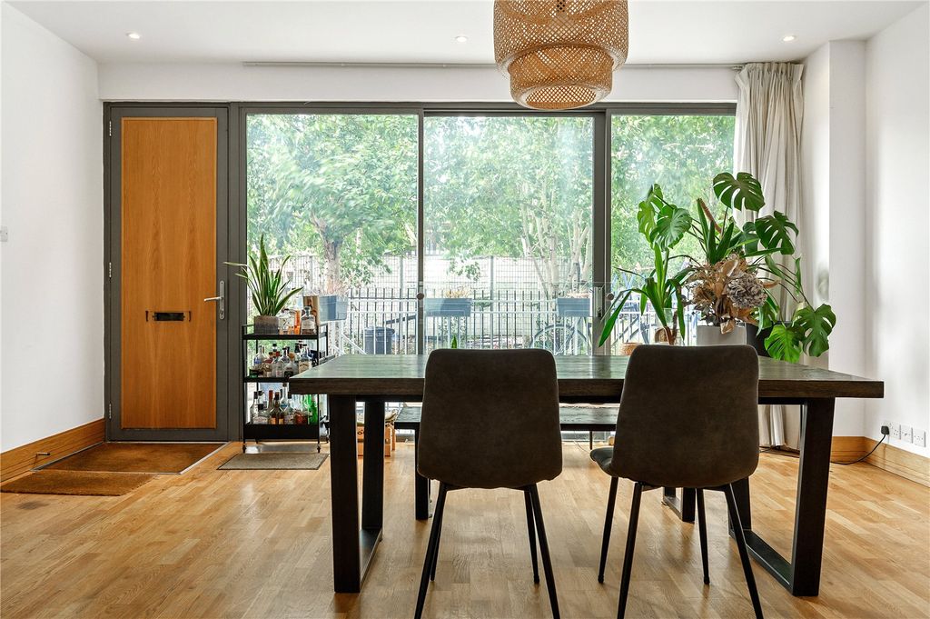 Property photo 1 of 15 Dining Room