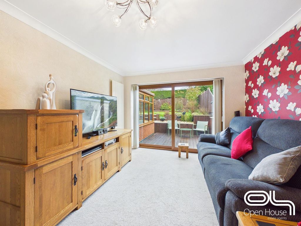 Property photo 2 of 16 Living Room