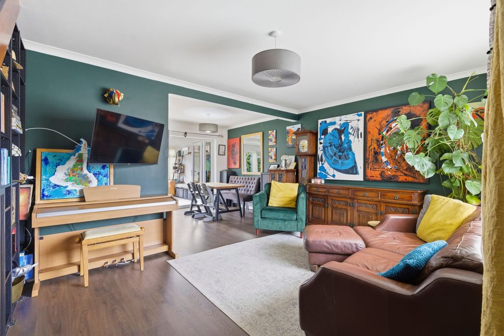 Property photo 3 of 21