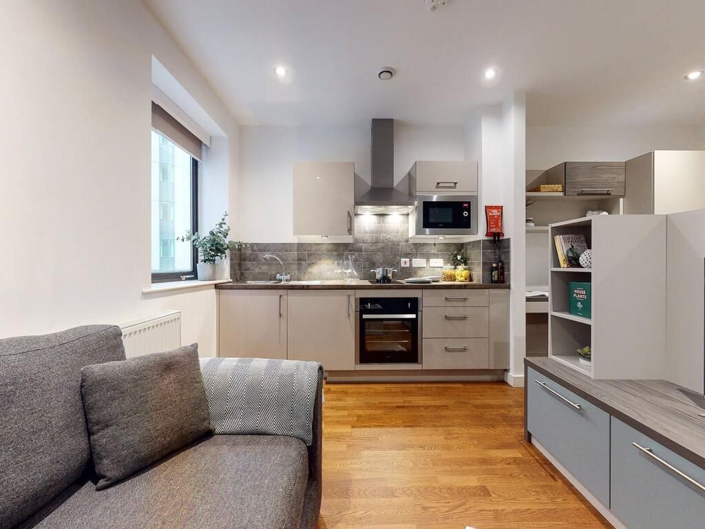 Property photo 1 of 6 1 Bed Studio To Rent Scarbrook Rd, London Cr0 1Sz