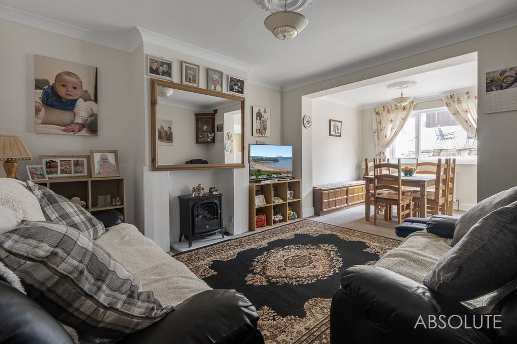 Property photo 2 of 50
