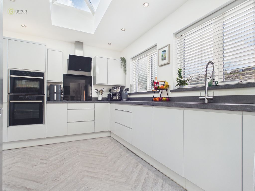 Property photo 3 of 47 Cam01332G0Pr0674Still007