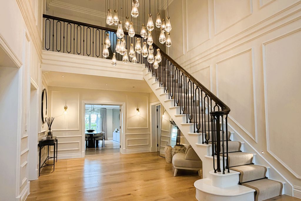 Property photo 2 of 42 Silverhall-20