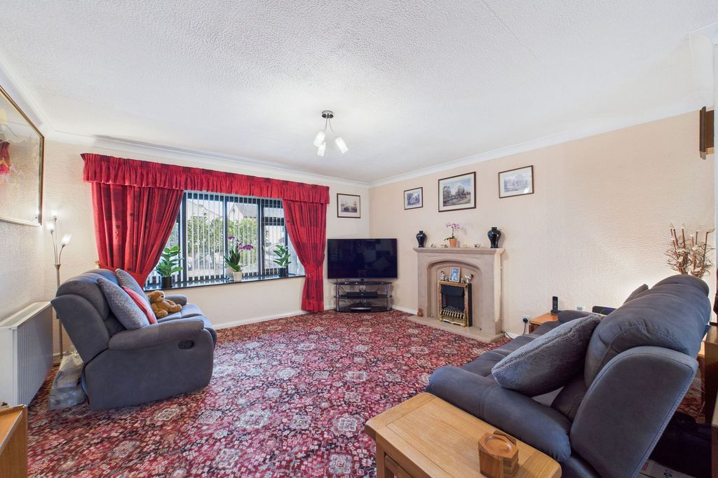 Property photo 3 of 25