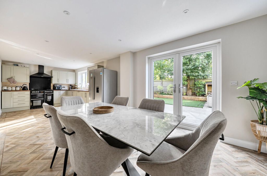 Property photo 3 of 18 Dining Room
