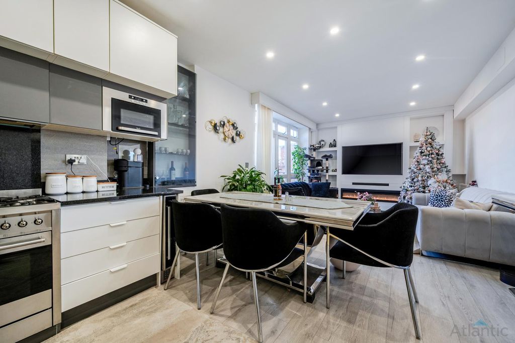 Property photo 2 of 12 Gallery