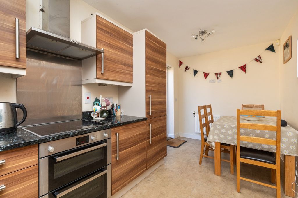 Property photo 2 of 13 4045264