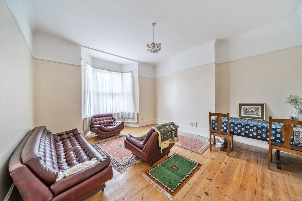 Property photo 2 of 20 Reception