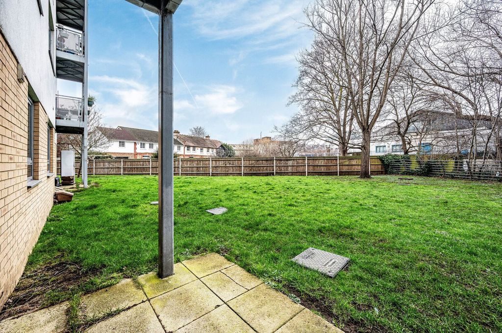 Property photo 2 of 12