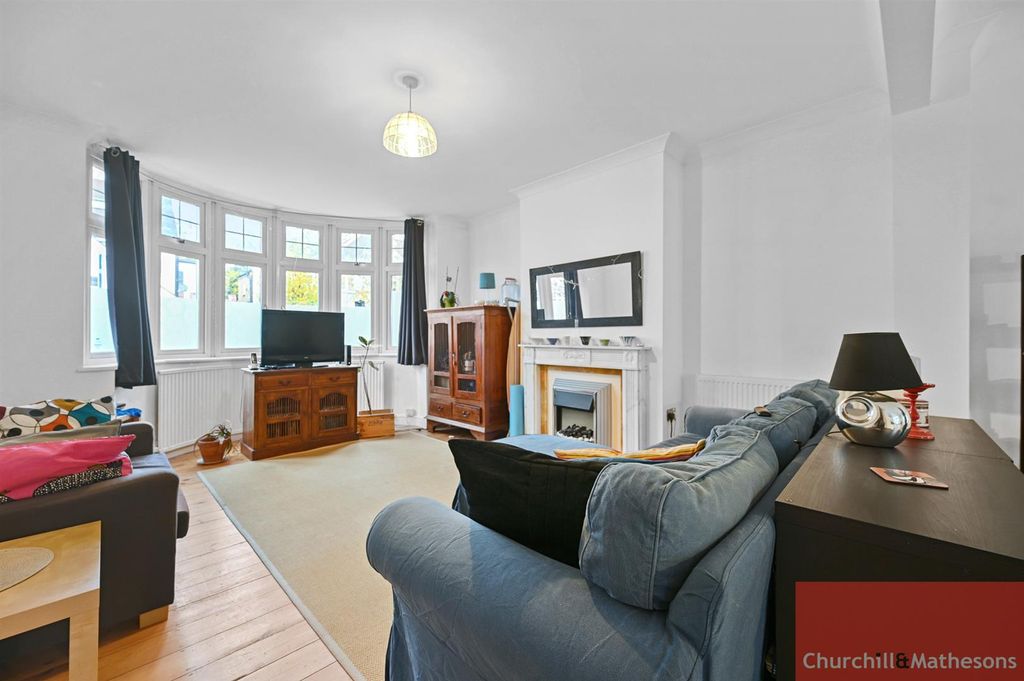 Property photo 2 of 11