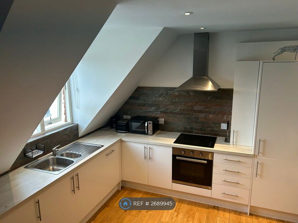 Property photo 1 of 6 Kitchen/Living