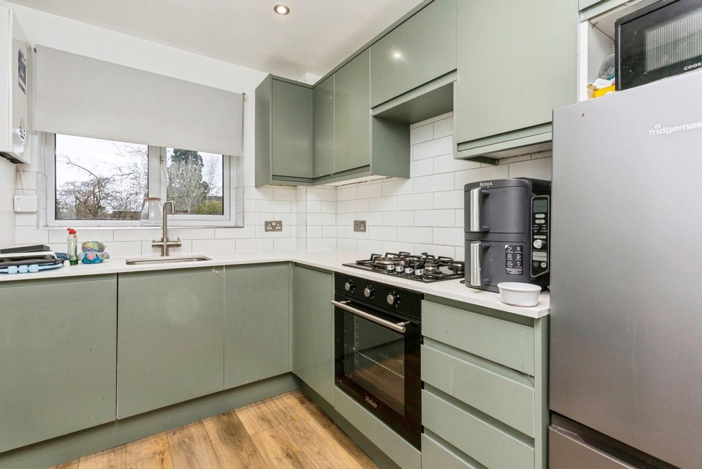 Property photo 2 of 10 Pbox-Img.Jpg