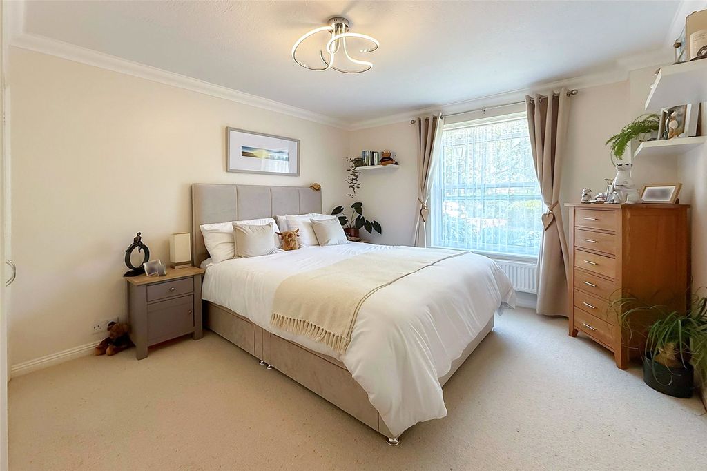 Additional image 4 of 1 bed flat for saleBeach Crescent, Littlehampton, West Sussex BN17