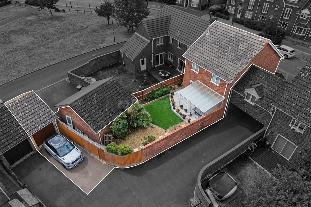 Property photo 2 of 35