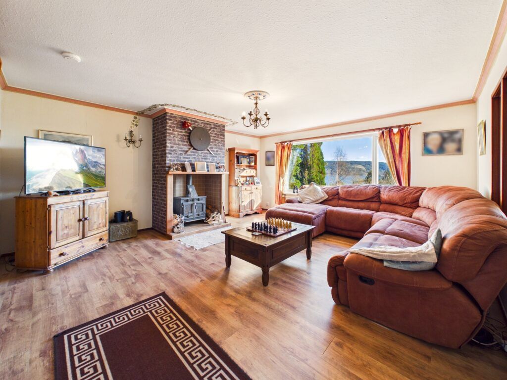 Property photo 3 of 33