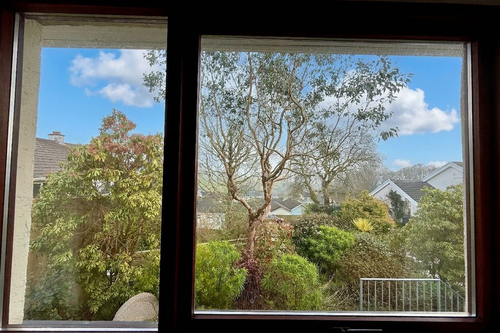 Property photo 2 of 21