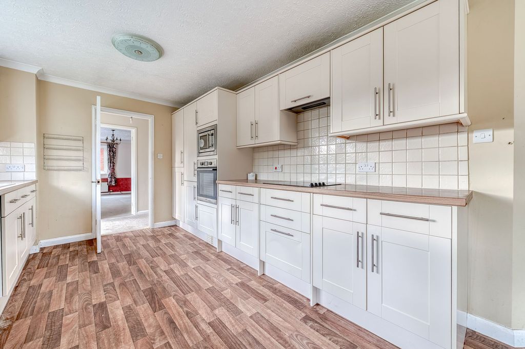 Property photo 2 of 19