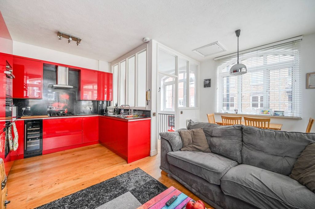 Property photo 3 of 13