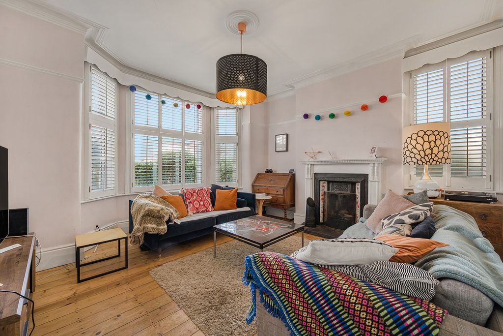 Property photo 2 of 13