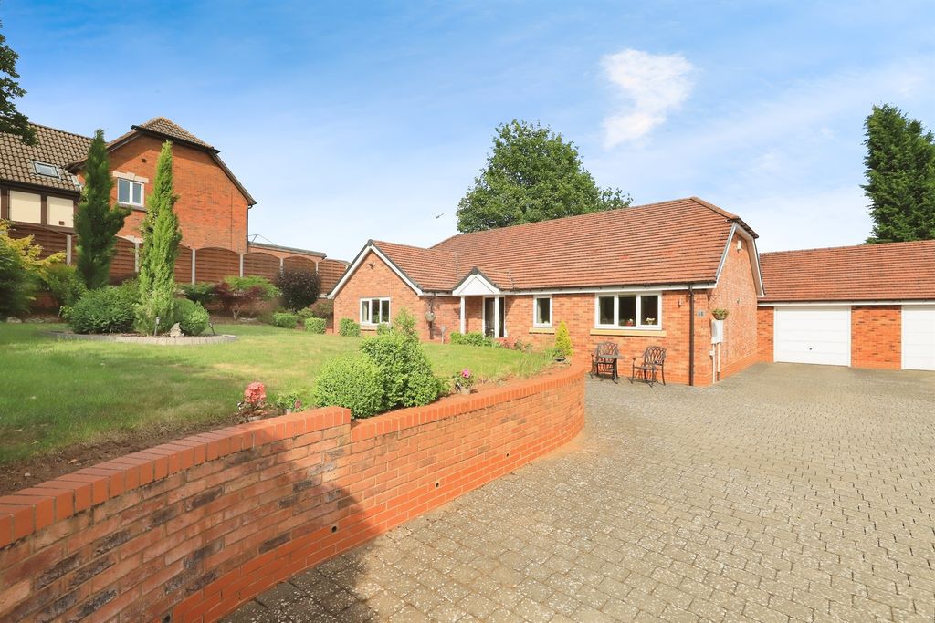 Property photo 1 of 17