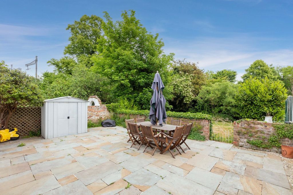 Property photo 3 of 11