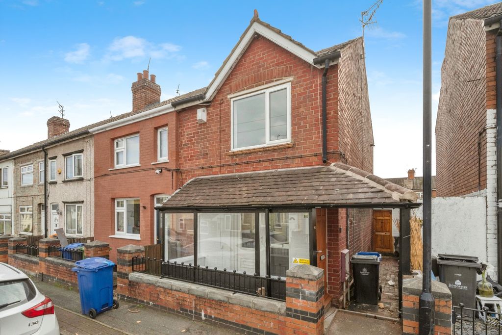 Property photo 2 of 17 Front