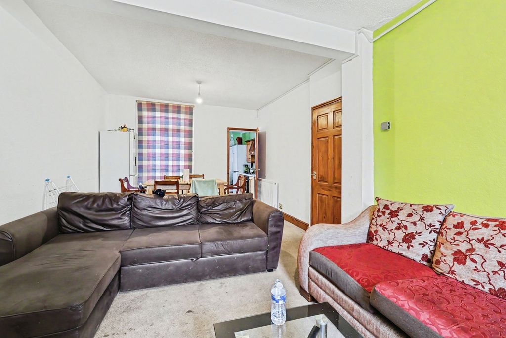 Property photo 3 of 19 Pbox-Img.Jpg