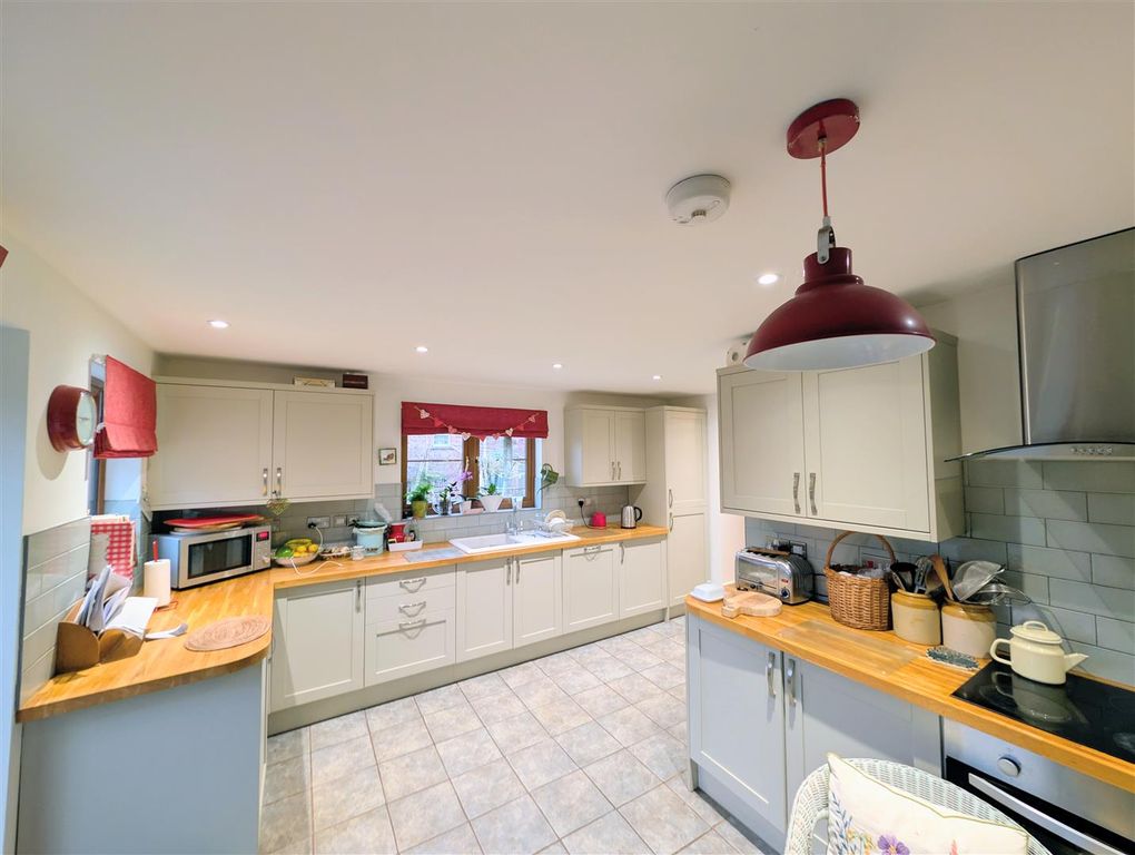 Property photo 3 of 26