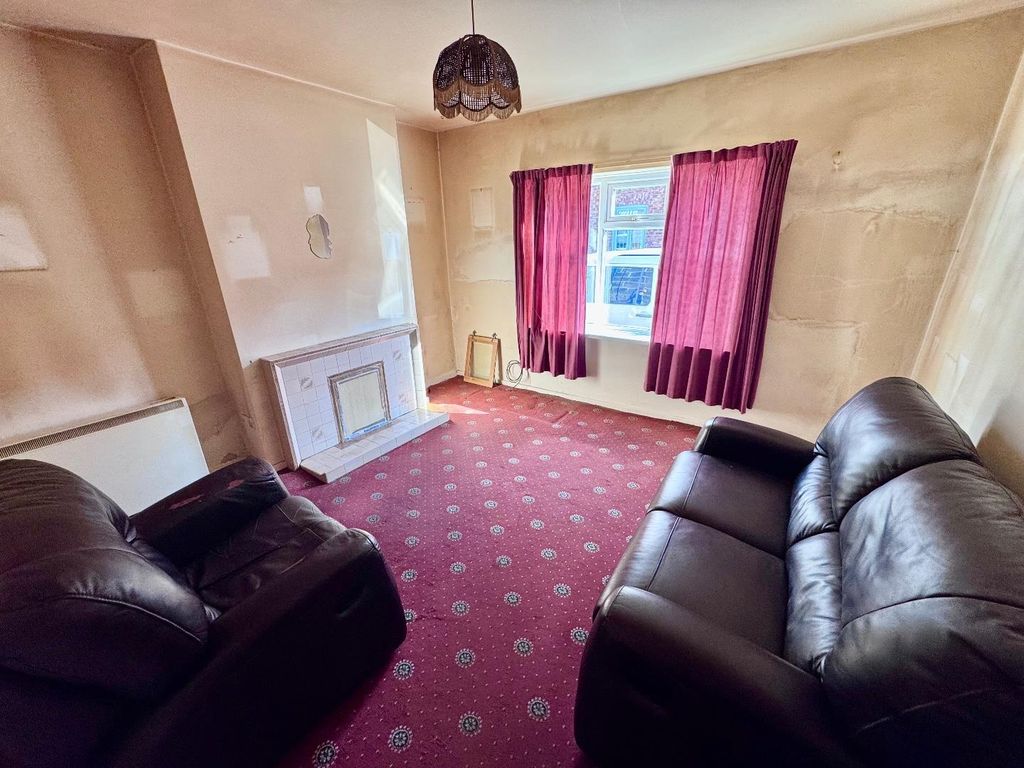 Property photo 2 of 9 Lounge