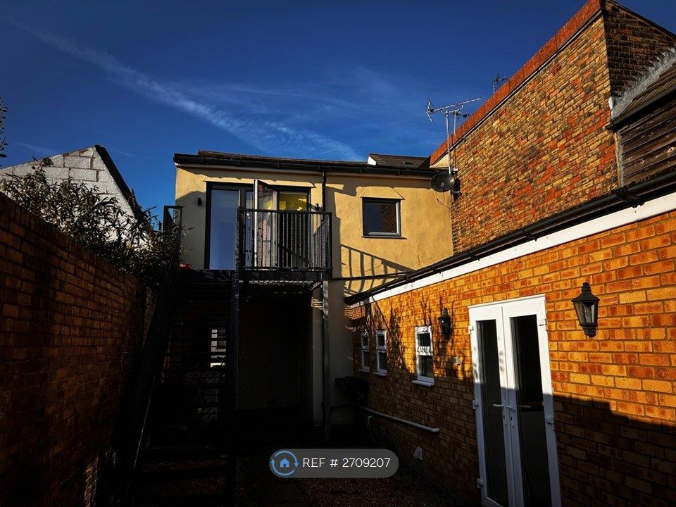 Property photo 1 of 5 Rear