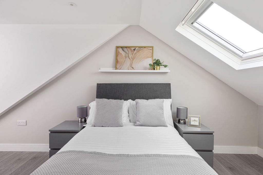 Property photo 3 of 27