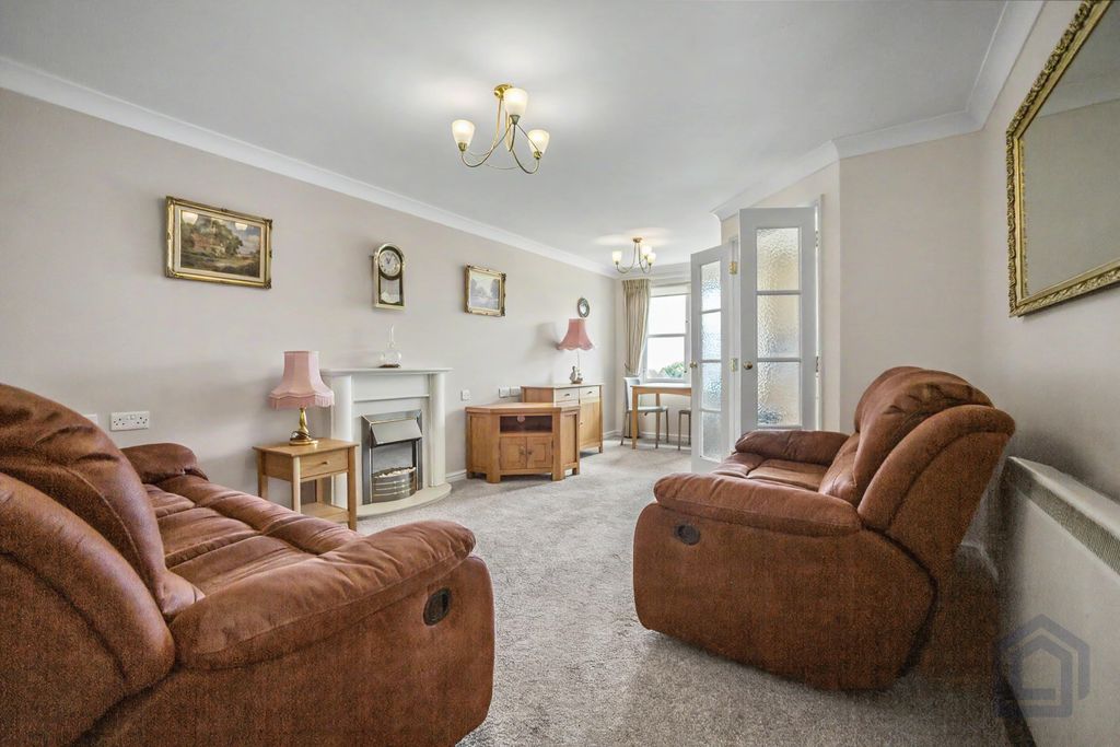 Property photo 3 of 12