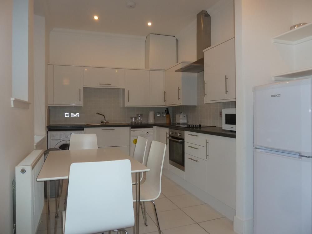 Property photo 3 of 6 Kitchen