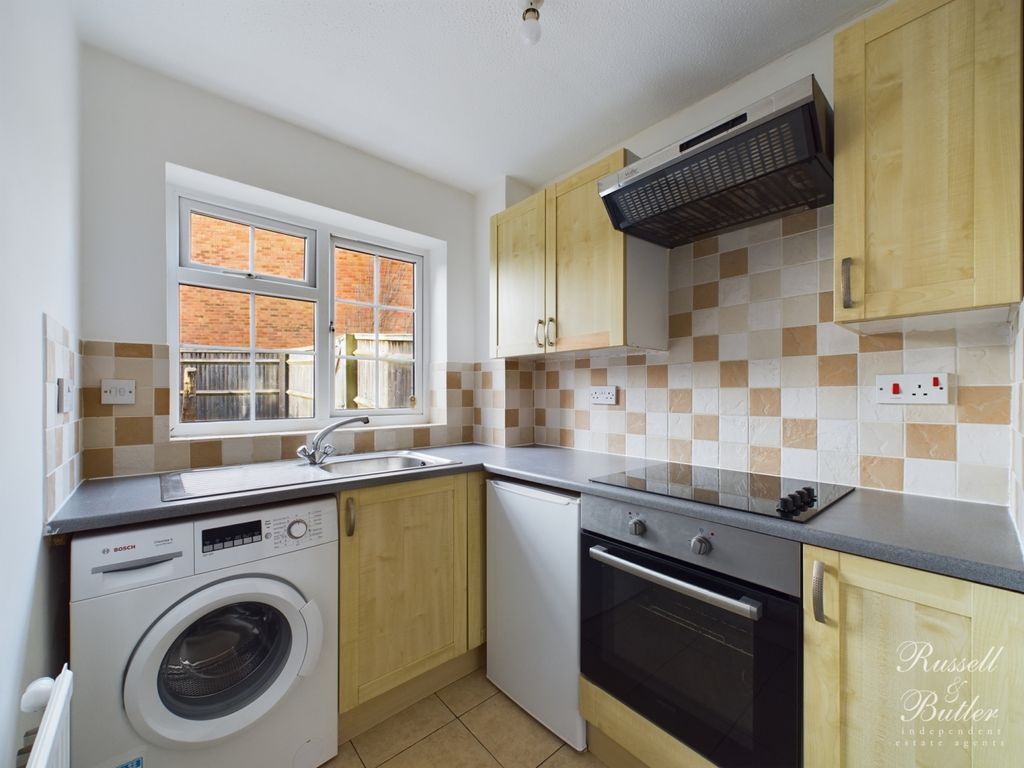 Property photo 2 of 9 Cam01995G0-Pr0131-Still007