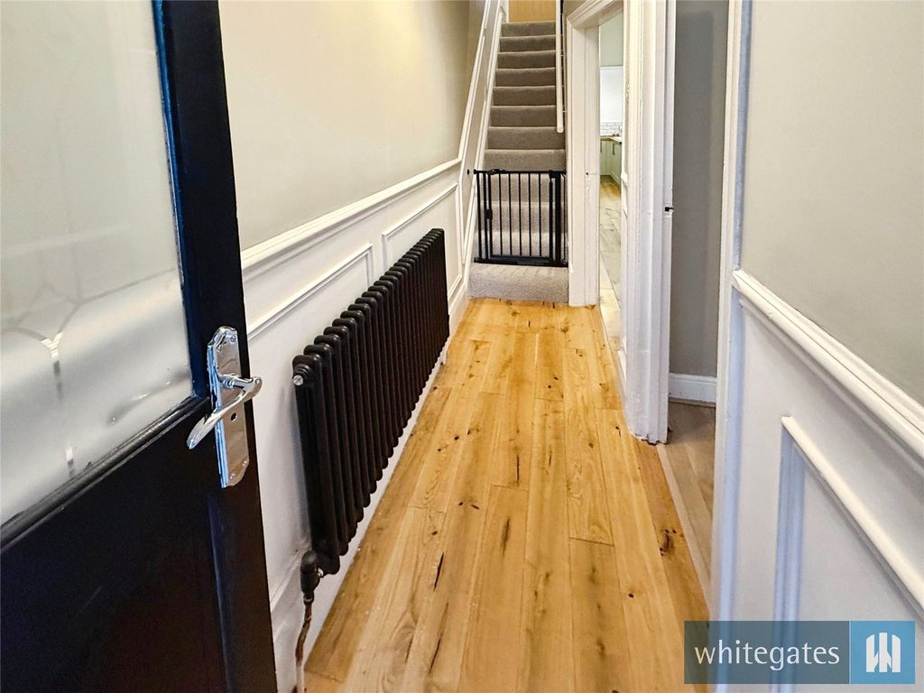 Property photo 2 of 25 Picture No. 14