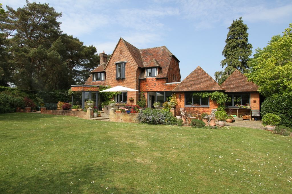 Property photo 3 of 39