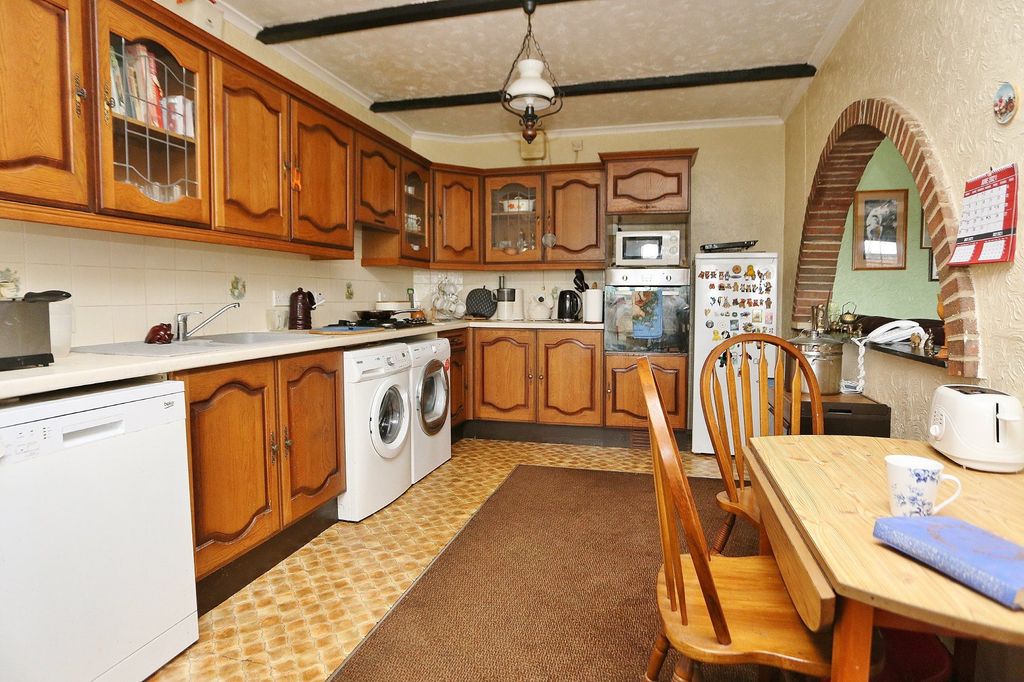 Property photo 3 of 13