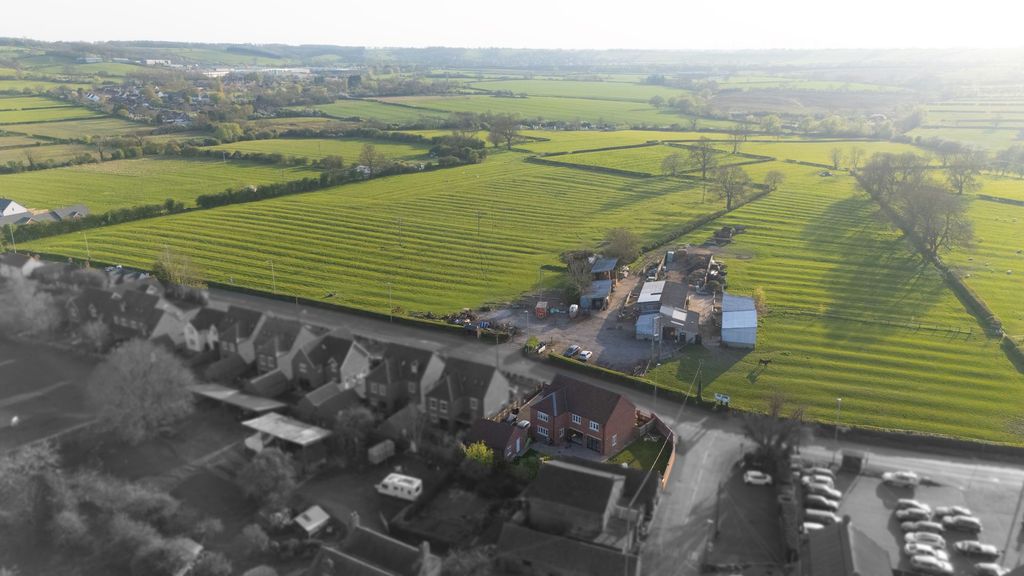 Property photo 3 of 31