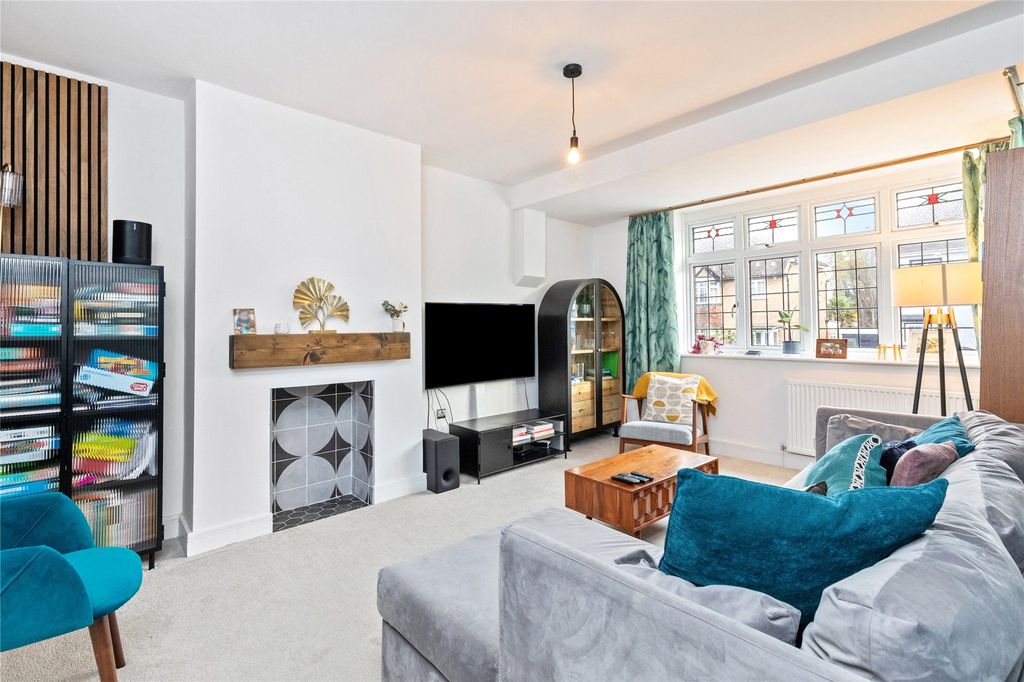 Property photo 3 of 17 Picture 3