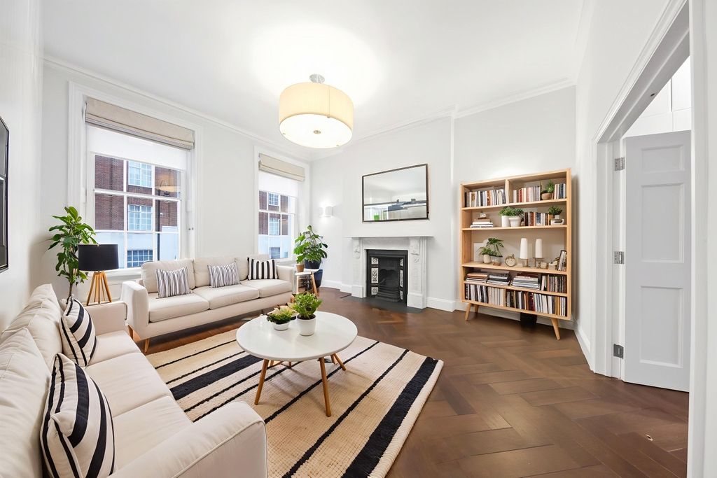 Property photo 1 of 13 996031