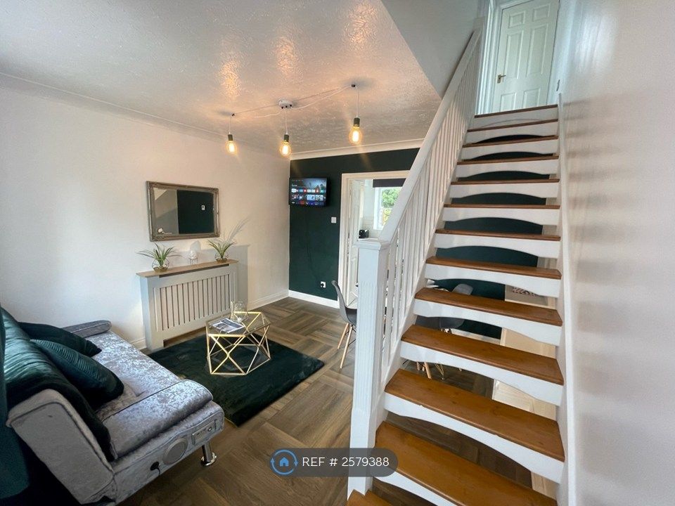 Property photo 1 of 12 Living Room