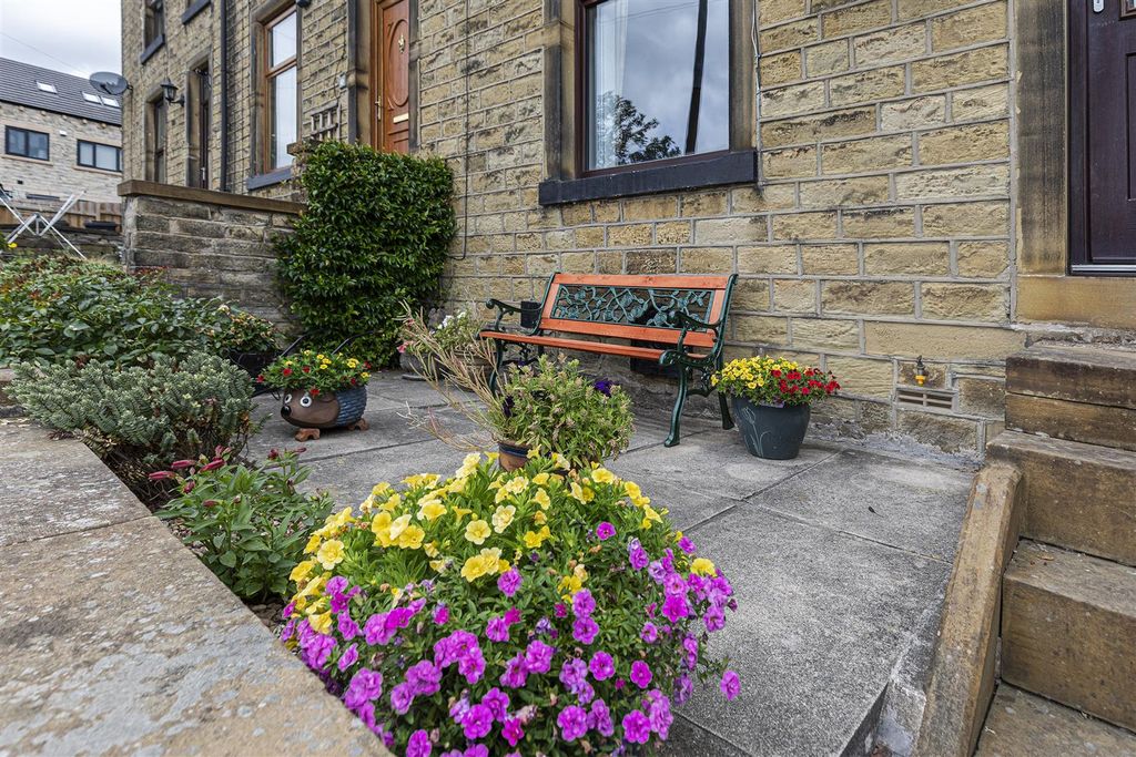 Property photo 2 of 24