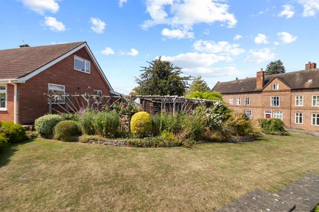 Property photo 3 of 23