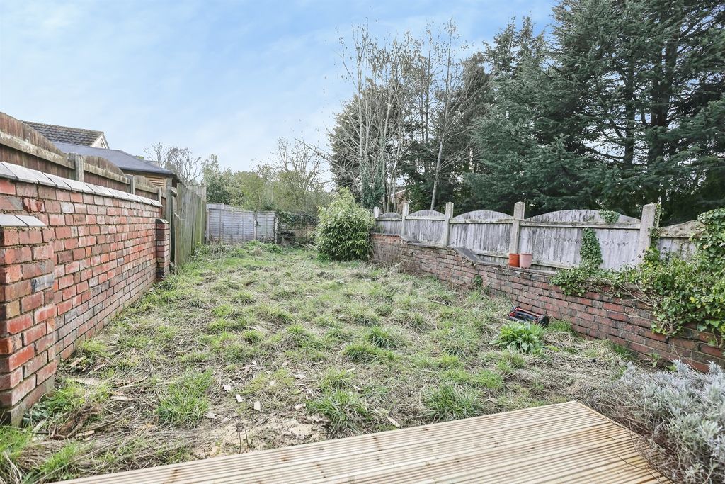 Property photo 2 of 14 Garden