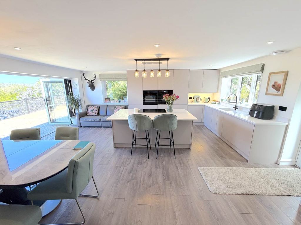 Property photo 3 of 18 Openplan2