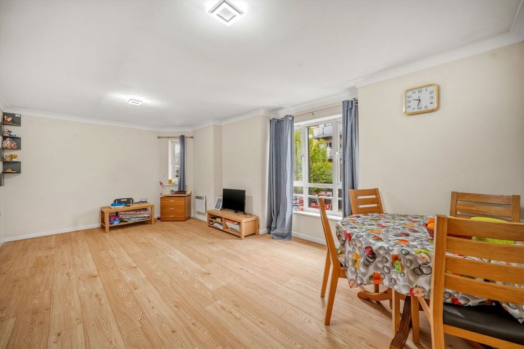 Property photo 2 of 6