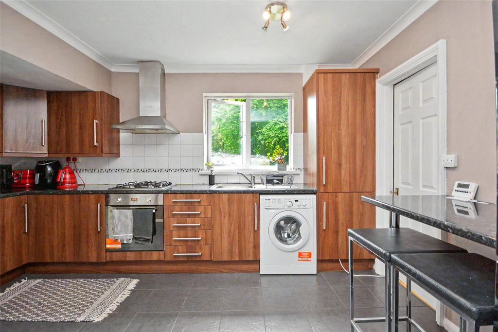 Property photo 2 of 15 Picture No. 26