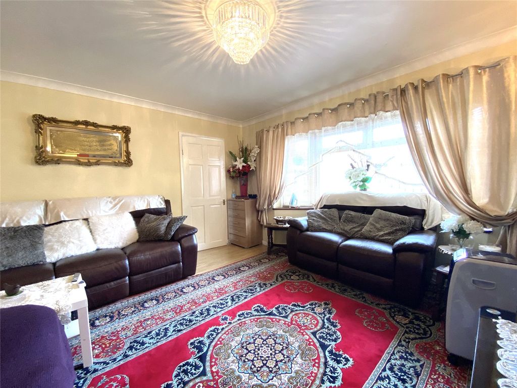 Property photo 3 of 17 Picture 3