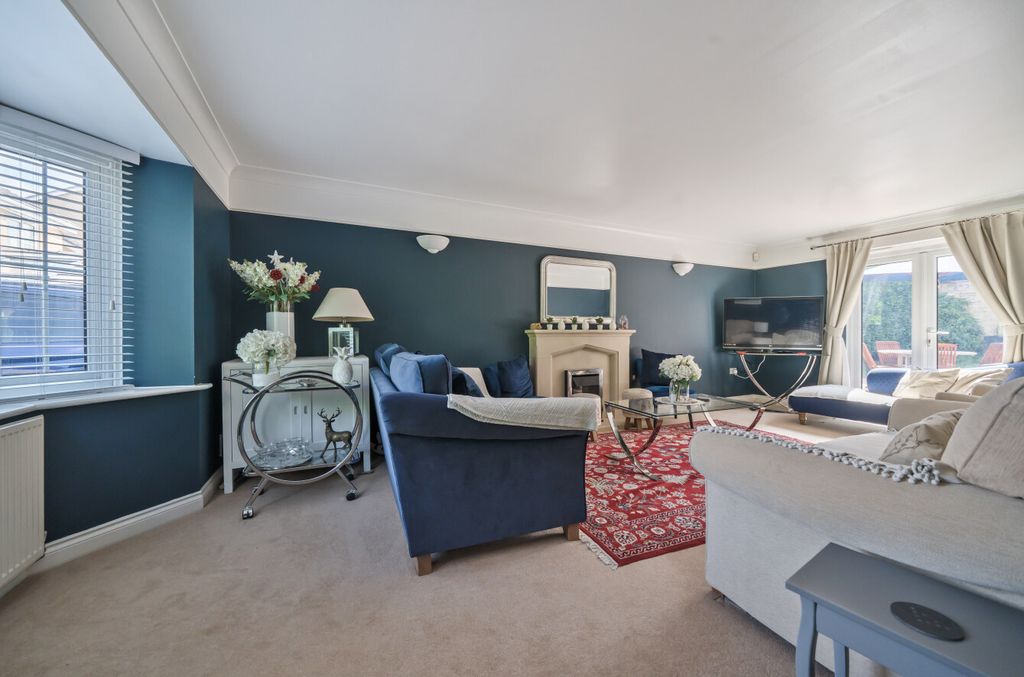 Property photo 2 of 23 1306328-24-6852Ff...