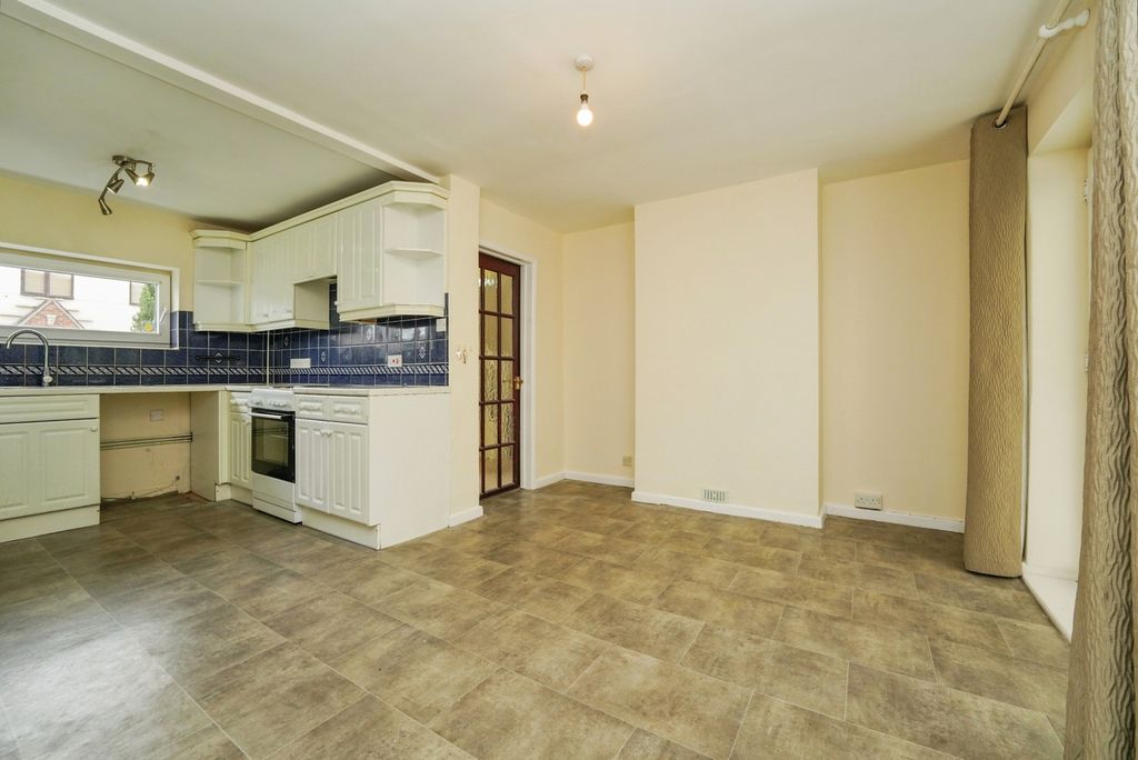 Property photo 2 of 17 Photo